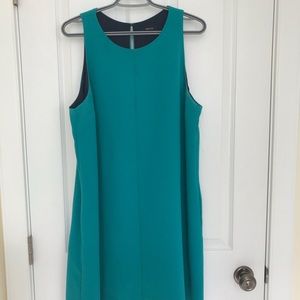 Classic shift dress with pockets!
